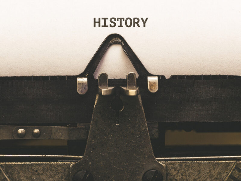 Eine alte Schreibmaschine als als Symbol der Entstehungsgeschichte der Mechatronik